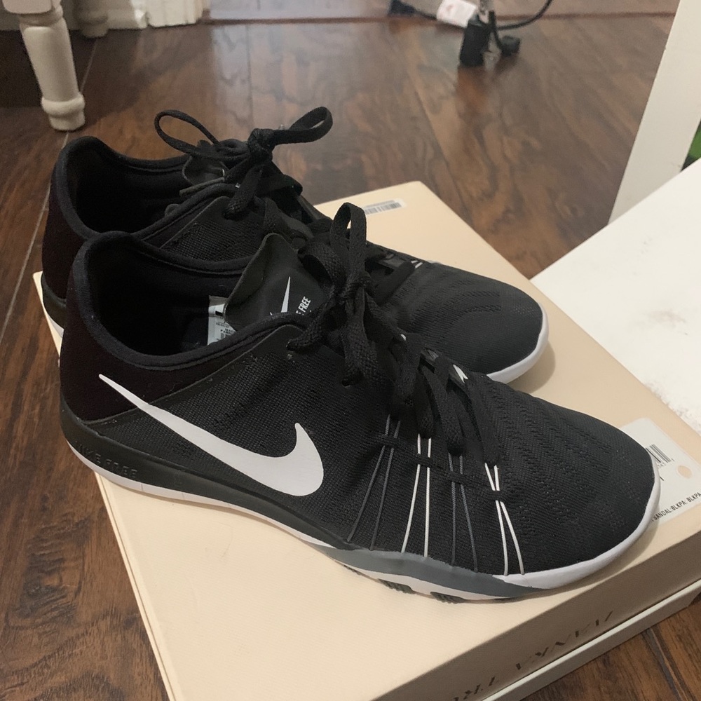 New Nike Free Run Sneakers Sz 7